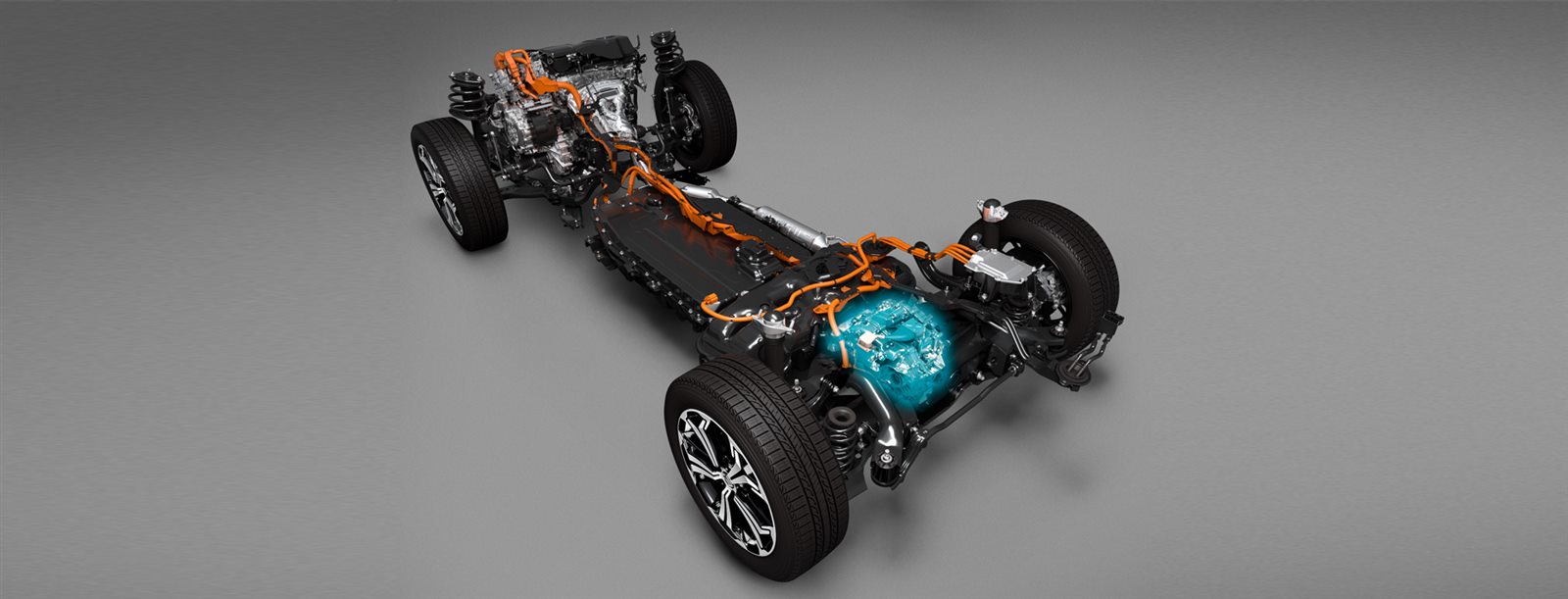 Presjek plug-in hibridnog pogona Suzuki — baterija u podnici, elektromotori i benzinski motor